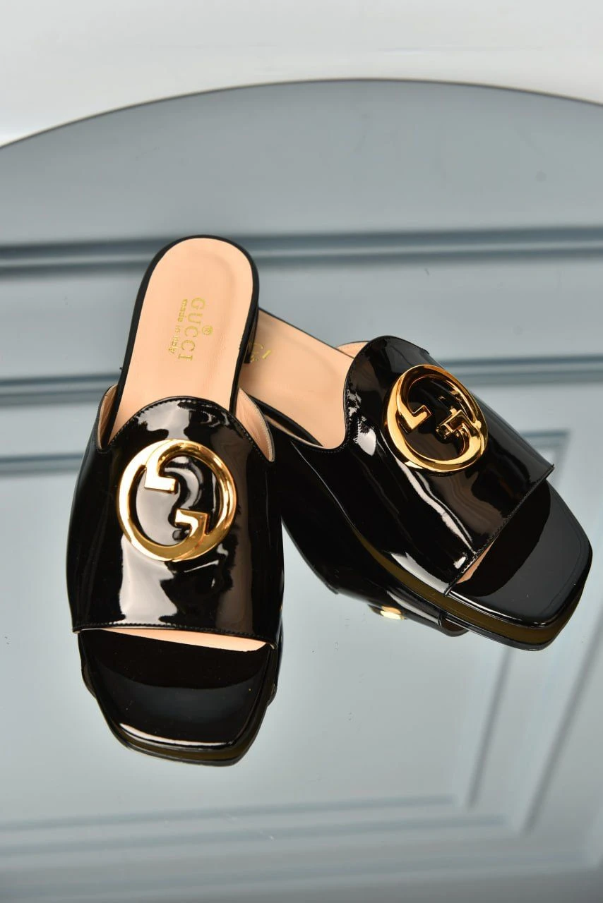 Gucci slippers